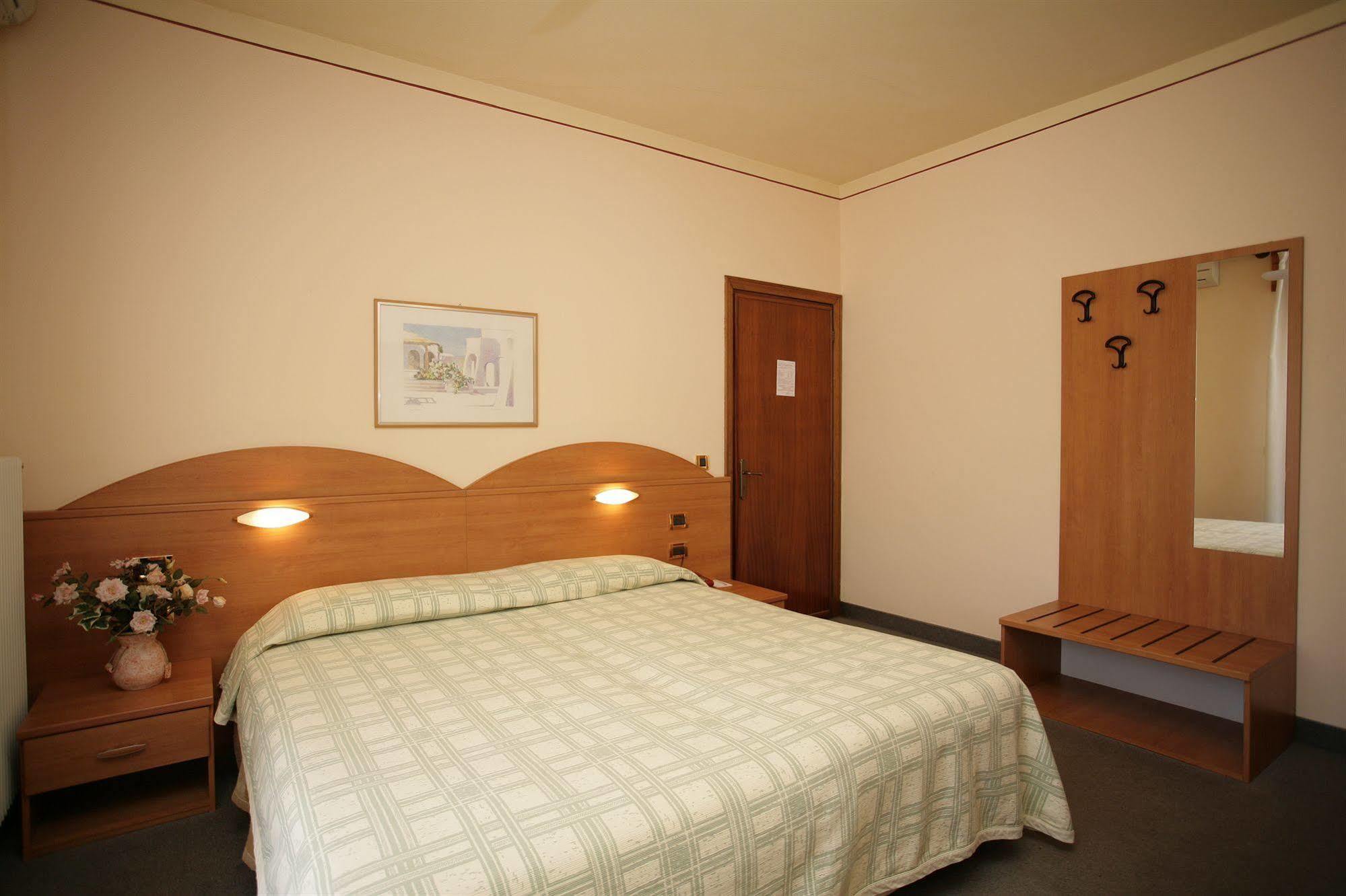 Hotel Ezzelino San Zenone エクステリア 写真